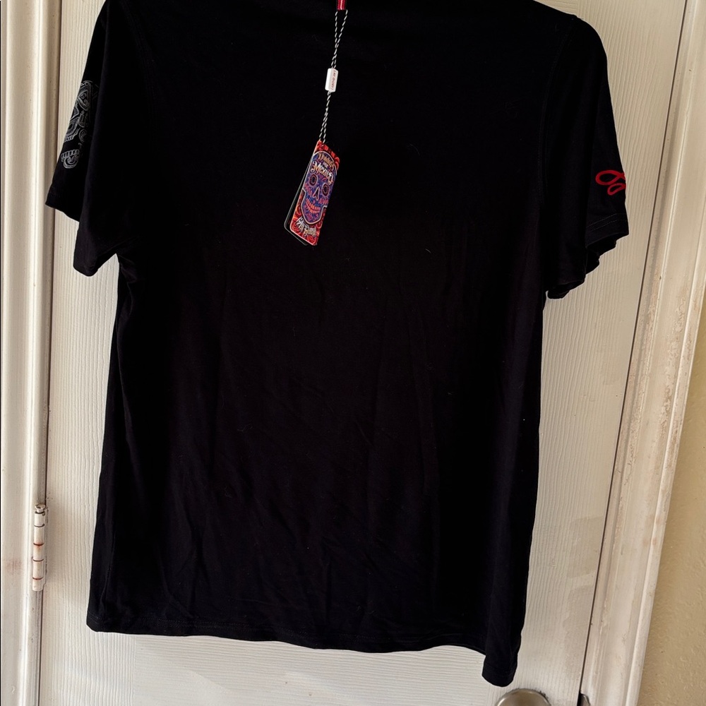 Ayguey Black Skull Graphic graphic tee. NWT - Picture 4 of 5